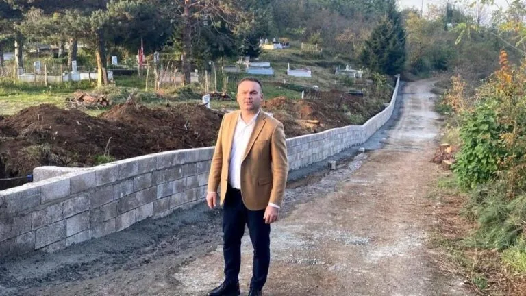 Görele Belediyesi, Bozcaali Mahallesi'ndeki Orta Kabak Mezarlığı çevresine toprak kaymalarını