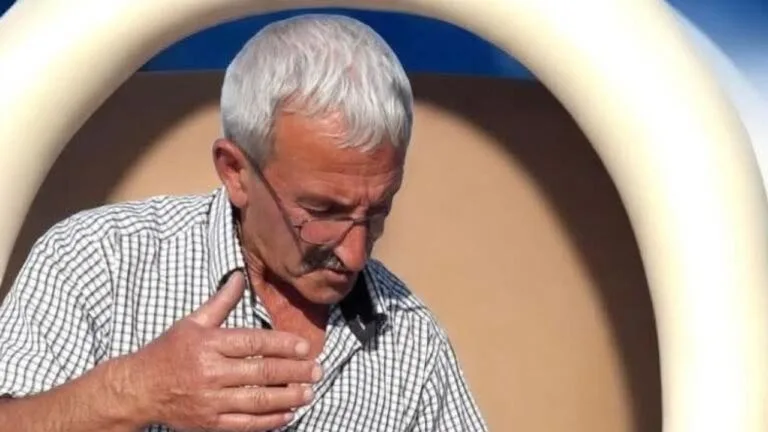 Düzce'nin Gölyaka ilçesinde meydana gelen trafik kazasında, otomobilin çarptığı bisiklet