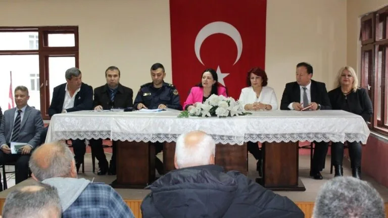 Tekrar belde statüsü kazanan Karabulduk'ta yeni Belediye Başkanı Selin Sarı