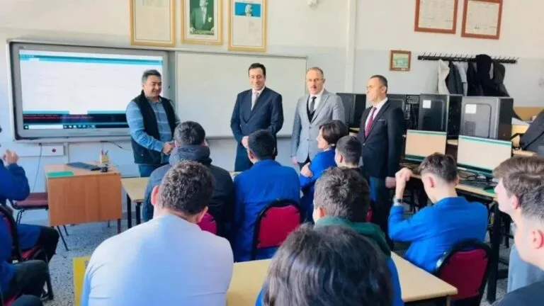 Bulancak Kaymakamı Ünal Tuncer, ilçedeki eğitim desteğinin süreceğini vurgulayarak Bulancak