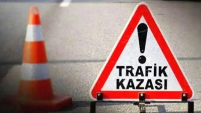 Giresun'un Espiye ilçesinde meydana gelen trafik kazasında bir otomobil ile