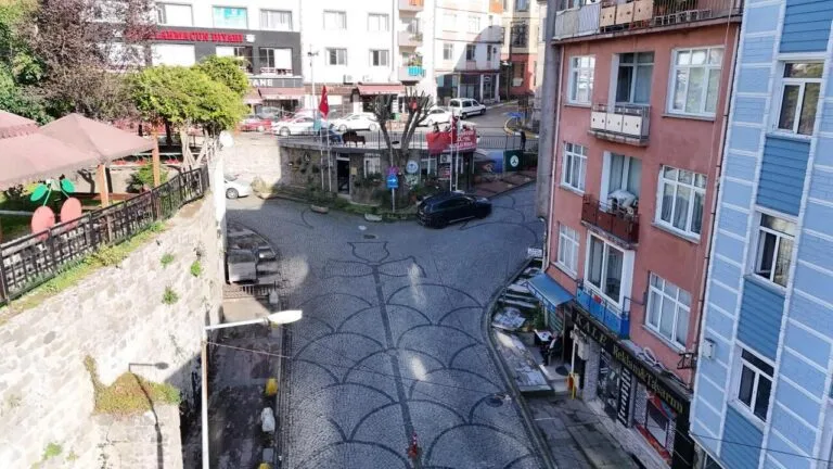 Giresun'un tarihi simgelerinden Kazancılar Yokuşu, kapsamlı bir yenileme projesiyle modern