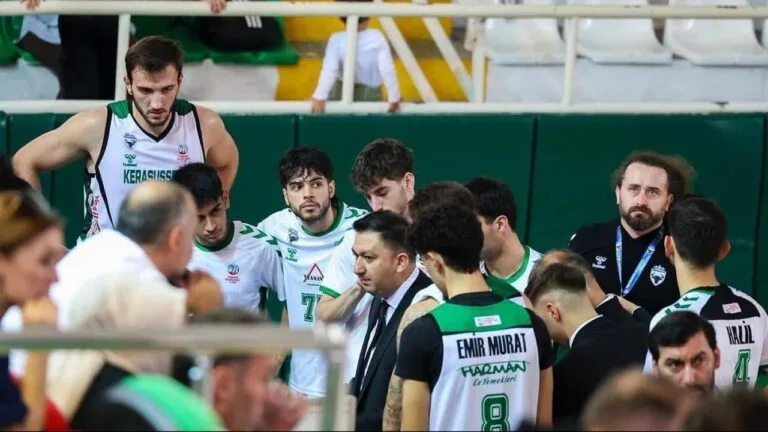 Türkiye Basketbol 2. Ligi lideri Kerasusspor, pazar günü Akhisar Belediyespor