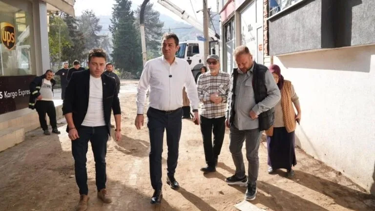 Giresun Belediye Başkanı Fuat Köse, şehir genelinde devam eden altyapı,