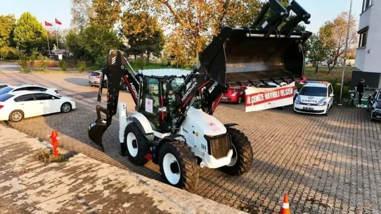 Piraziz Belediyesi, altyapı ve yol çalışmalarında verimliliği artırmak amacıyla araç