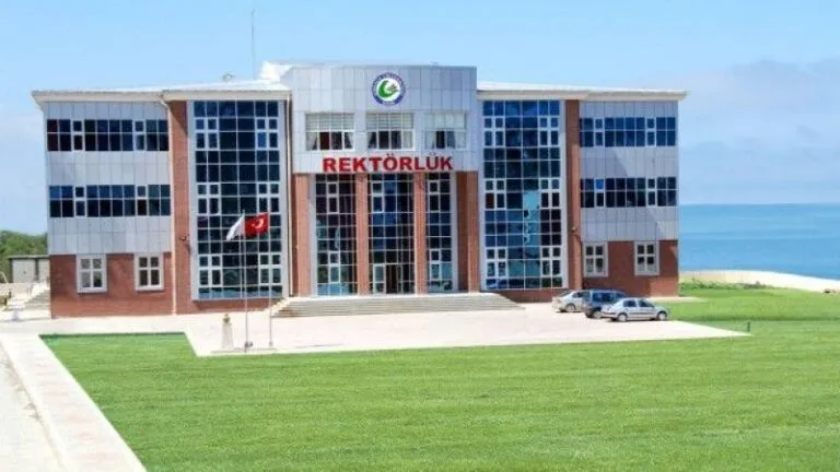 Giresun Üniversitesi eski Rektörü Prof. Dr. Cevdet Coşkun ve yönetim