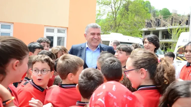 Bulancak Belediye Başkanı Necmi Sıbıç, 24 Kasım Öğretmenler Günü dolayısıyla