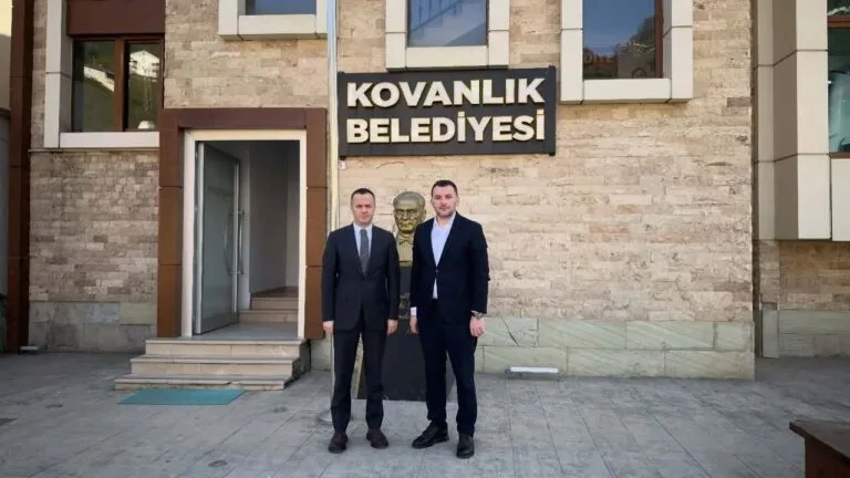 Bulancak Cumhuriyet Başsavcısı Hüseyin Koloğlu, Kovanlık Belediye Başkanı Harun Kalıntaş'ı