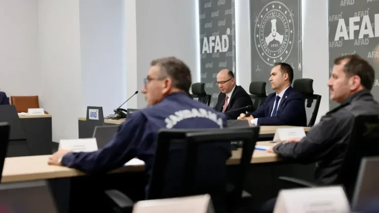 Giresun'da Vali Mehmet Fatih Serdengeçti başkanlığında yapılan Kış Tedbirleri Toplantısı'nda,
