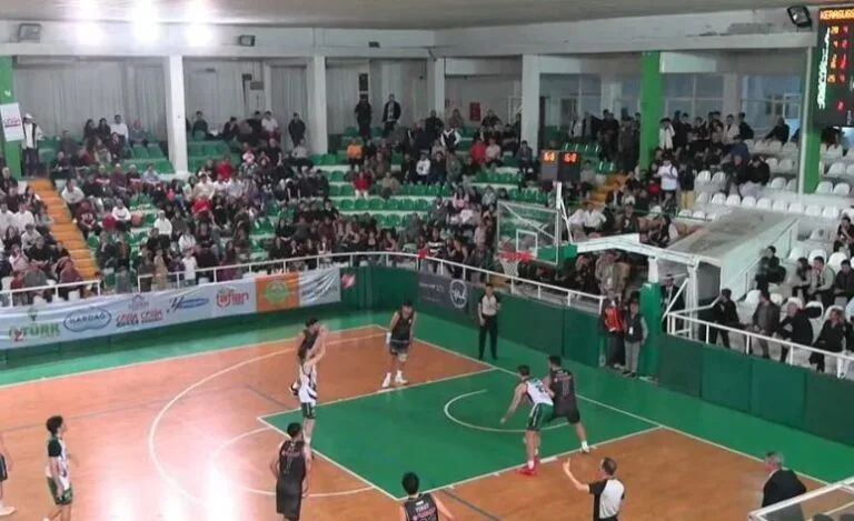 Giresun Kerasusspor, Türkiye Basketbol 2. Ligi'nde Akhisar Belediye'yi 78-72 mağlup