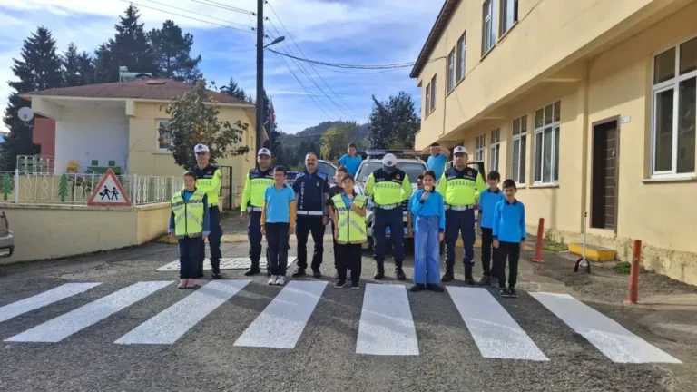 Giresun Belediyesi Zabıta Müdürlüğü, sorumluluk alanı dışındaki köy okullarında yaya