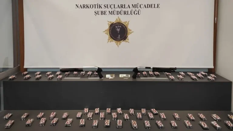 Samsun'un Atakum ilçesinde düzenlenen uyuşturucu operasyonunda, 18 yaşındaki bir gencin
