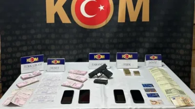 Karabük'te düzenlenen tefecilik operasyonunda gözaltına alınan 4 şüpheliden 2'si tutuklandı.