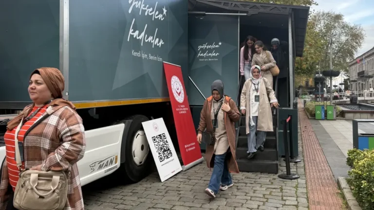 Aile ve Sosyal Hizmetler Bakanlığı ile Halkbank işbirliğindeki 'Yükselen Kadınlar