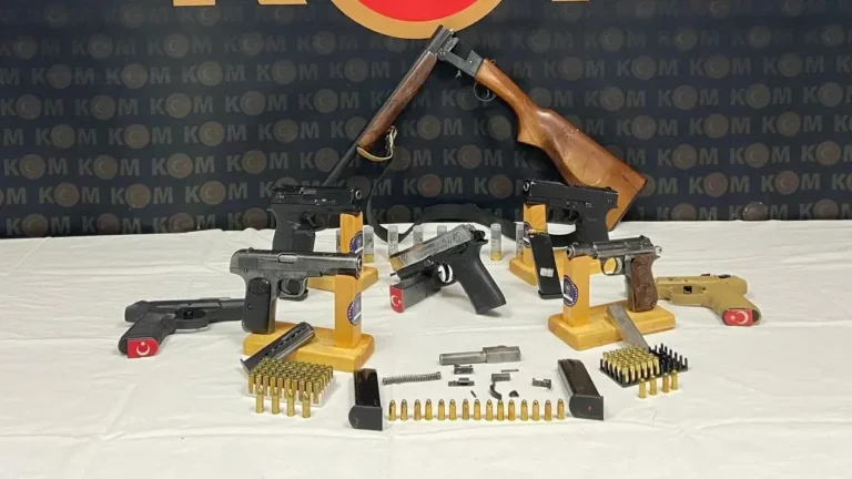 7 ruhsatsız tabanca ve tüfek yakalanan zanlı tutuklandı