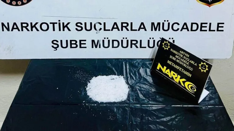 Artvin'de 12 yıl hapis cezası bulunan uyuşturucu hükümlüsü, Gürcistan'a kaçmaya