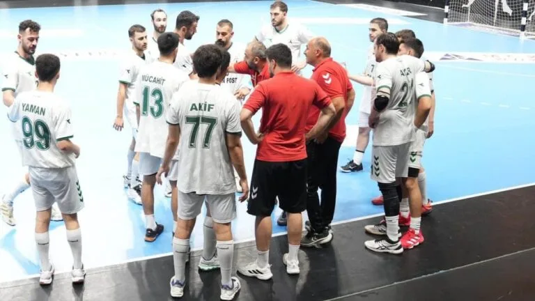 Giresunspor Hentbol, Nilüfer Belediyespor’a 11 Sayı Farkla Yenildi THF Erkekler Süper Ligi'nde mücadele eden Giresunspor Hentbol, erteleme maçında