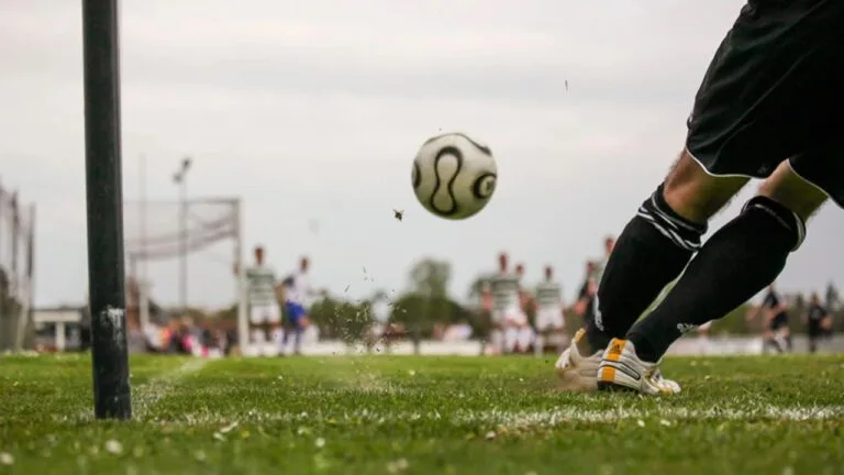 Yeniyolspor Evinde Erzincangücü’ne 5-0 Mağlup Oldu Giresun temsilcisi Yeniyolspor, Bölgesel Amatör Lig'de sahasında ağırladığı Erzincangücü karşısında