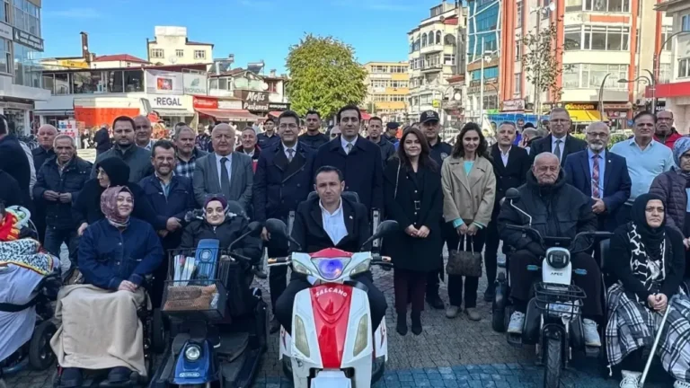Bulancak, Dünya Engelliler Günü'nü anlamlı etkinliklerle kutladı. Yürüyüş ve törenlerle