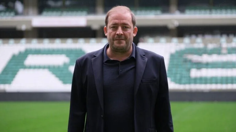 Giresunspor Başkanı Eltuğral’dan Soruşturma Açıklaması Giresunspor Başkanı Emin Eltuğral, eski bir futbolcunun adının karıştığı soruşturmaya