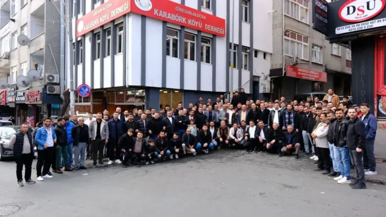 Karabörk Köyü Gençlik Kolları, düzenlediği kahvaltı programıyla köy gençliğini bir