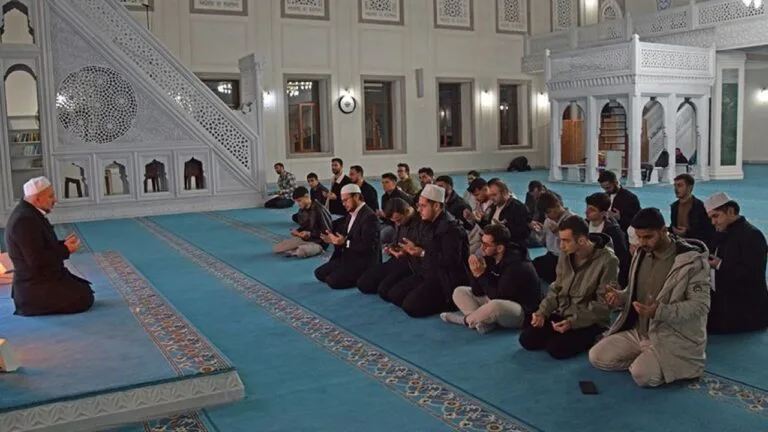 Giresun'da askeri kargo uçağı kazasında şehit olan askerler anısına Giresun