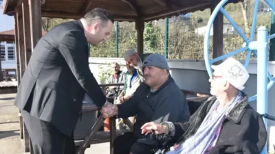 Başkan Dede ve eşi, Engelliler Günü'nde özel bir bakım merkezini