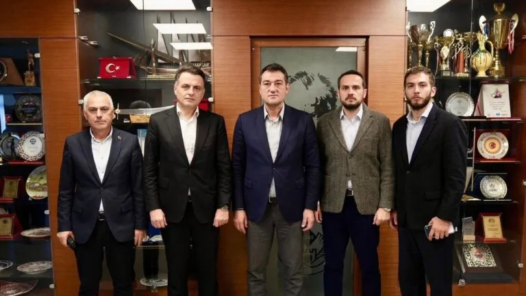 Merhum Giresun Milletvekili Cemal Öztürk'ün oğulları, Belediye Başkanı Fuat Köse'yi