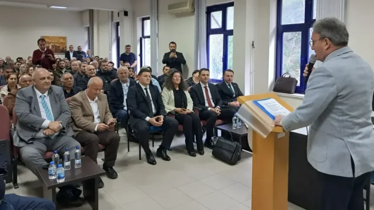 Giresun'da düzenlenen KURGAN bilgilendirme toplantısında, Kuruluş Gözetimli Analiz Sistemi'nin işletmelerin