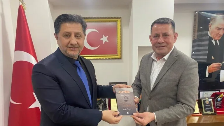 Espiye İlçe Müftüsü Haki Özgül, Espiye Belediye Başkanı Erol Karadere’ye