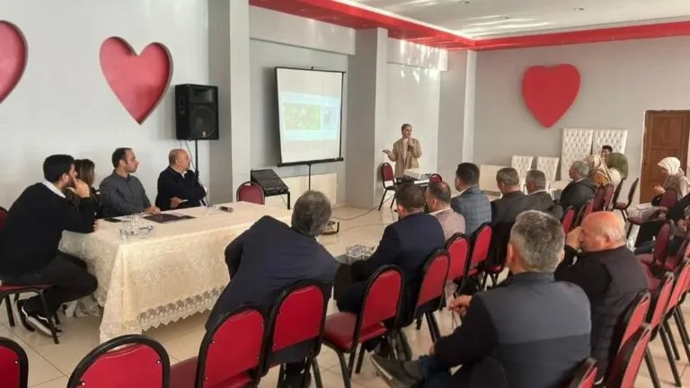 Giresun Üniversitesi (GRÜ) ve Kovanlık Belediyesi iş birliğiyle düzenlenen eğitimde,