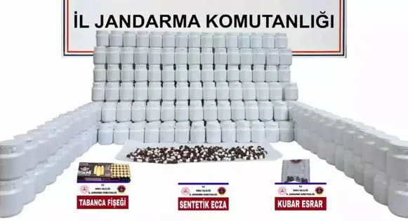 Ordu'da jandarma ekiplerince düzenlenen operasyonda 17 bin 640 uyuşturucu hap