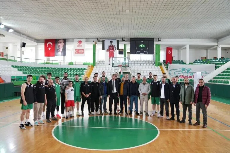 Giresun’u Türkiye Basketbol 2. Ligi’nde başarıyla temsil eden Giresun Kerasus