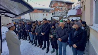 Giresun’un Güce ilçesinde çığ altında kalan Mustafa Yiğit, toprağa verildi.