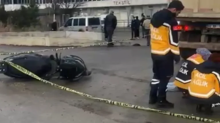 Kamyon ile çarpışan motosikletin sürücüsü öldü