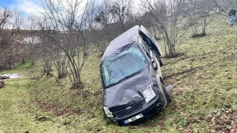 Fındık bahçesine yuvarlanan araçtaki yaşlı adam öldü