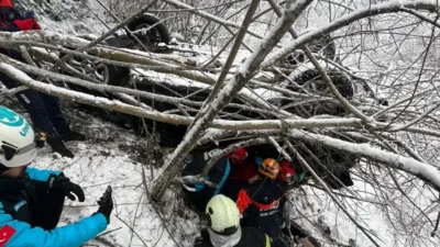 Piraziz’de meydana gelen trafik kazasında Bulancak Belediyesi İtfaiye Müdürlüğü ekipleri,