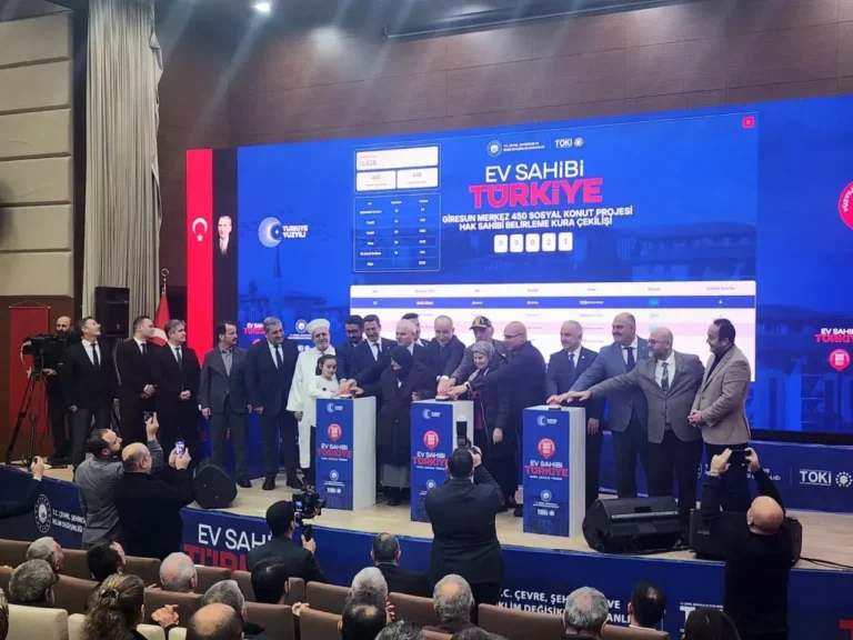 Giresun’da TOKİ hak sahipleri belli oldu! Giresun’da, Toplu Konut İdaresi ( TOKİ) Başkanlığı’nın hayata geçirdiği Yüzyılın