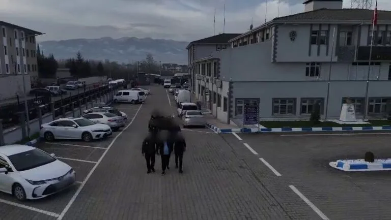 DEAŞ'lı iki Iraklı terörist tutuklandı