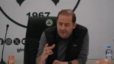 Giresunspor Kulüp Başkanı Emin Eltuğral, taraftarlarla bir araya gelerek Orduspor