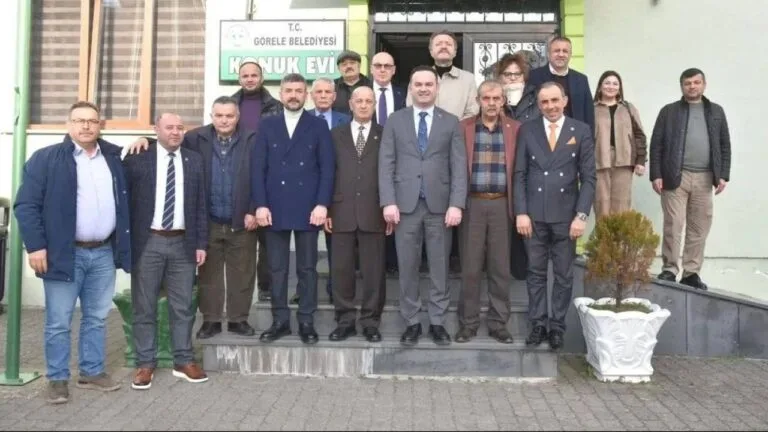 Görele’de Ortak Akıl Toplantısı Görele Belediye Başkanı Hasbi Dede, sivil toplum kuruluşları ve siyasi