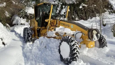 Giresun’da çığ düşen ilçede kar mücadelesi sürüyor