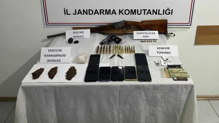 Narkotik operasyonunda 4 tutuklama Narkotik operasyonunda 4 tutuklama