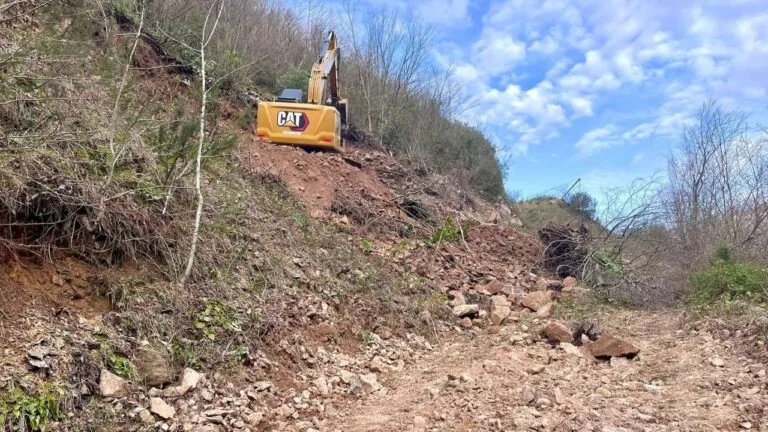 Giresun'da kar yağışının ardından heyelan meydana geldi.