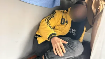 TIR'ın yatak kısmında saklanan Afgan göçmenler yakalandı