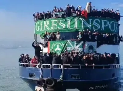 Giresunsporlu taraftarlar deplasmana denizden gitti! Giresunsporlu taraftarlar deplasmana denizden gitti!