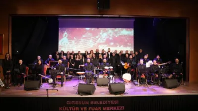 Giresun Belediyesi Konservatuvarı, Belediye Kültür ve Fuar Merkezi'nde düzenlediği Türk