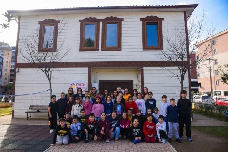 Giresun'daki Çocuk Akademileri, tatil boyunca çocuklara zengin bir program sunuyor.