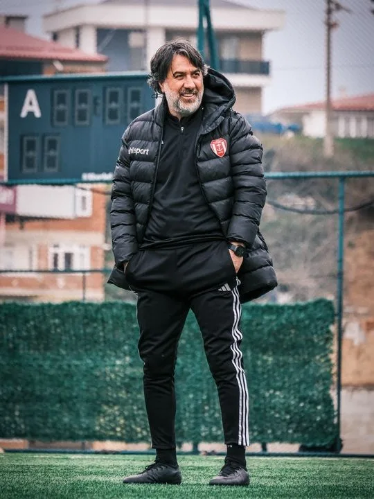 Kırmızı Beyazlılar, Yeniden Çıkış Arıyor