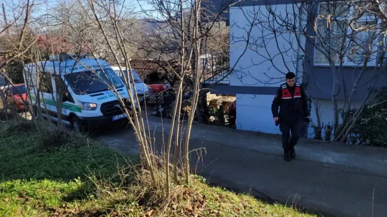 Kendisinden haber alınamayan 2 çocuk babası evinde ölü bulundu